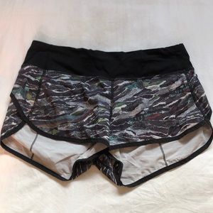 Lululemon speed up shorts 2.5in - 6
